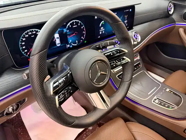 Mercedes-Benz E-Class 2022