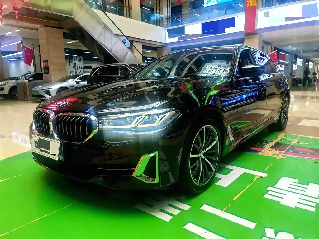 BMW 5 Series 2022 — фото 1