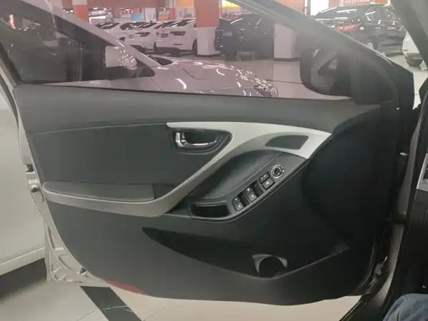 Hyundai Elantra Langdong 2014