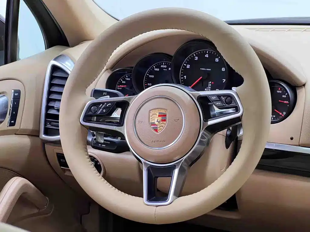 Porsche Cayenne 2015 — фото 21
