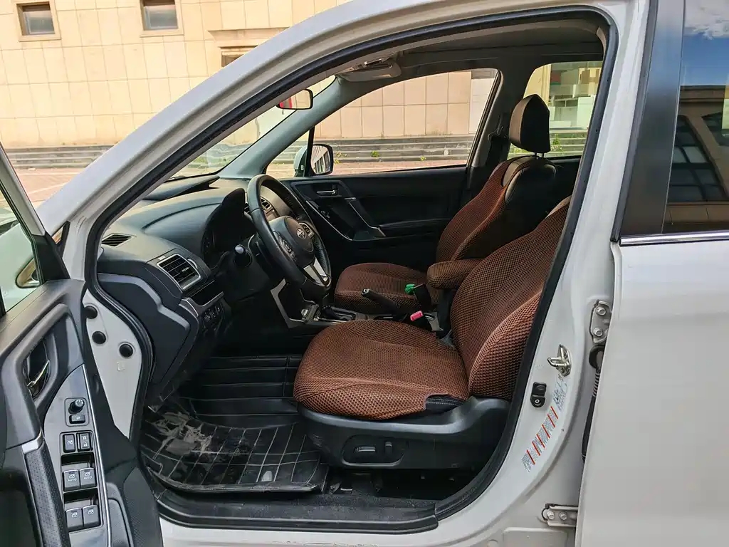 Subaru Forester 2017 — фото 8