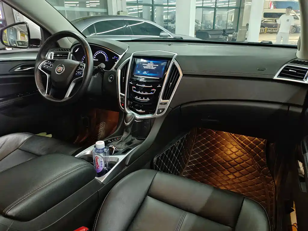 Cadillac SRX 2015 — фото 13