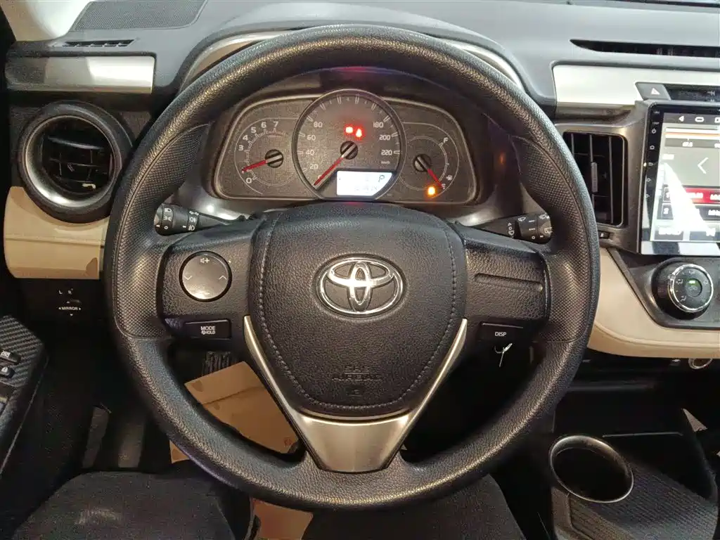 Toyota RAV4 2014 — фото 7