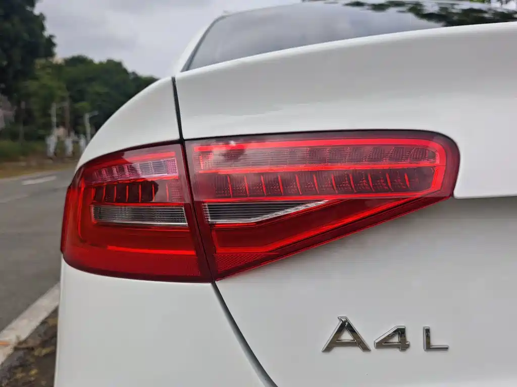 Audi A4L 2013 — фото 22