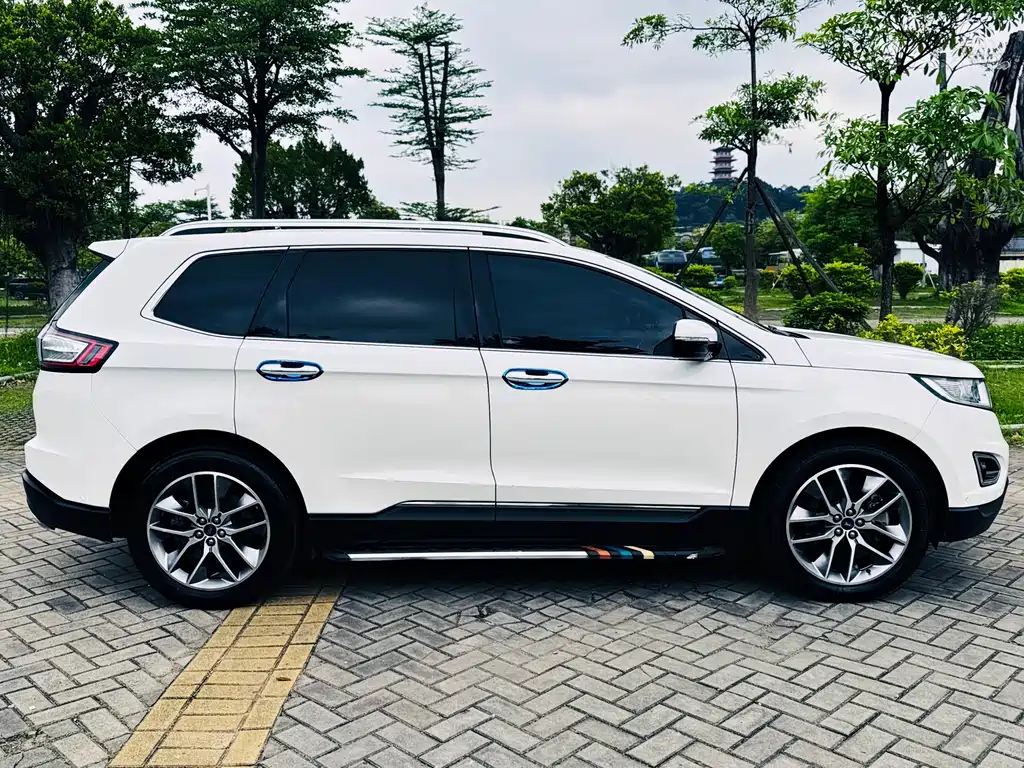 Ford Edge 2018 — фото 22