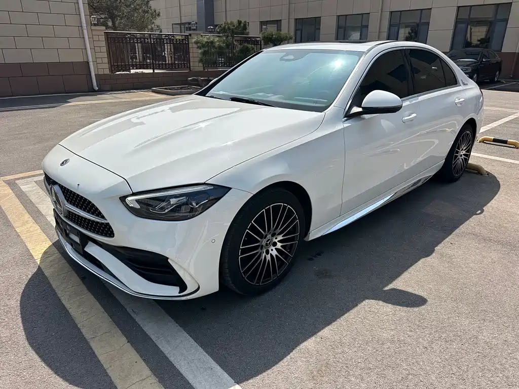 Mercedes-Benz C-Class 2023 — фото 2