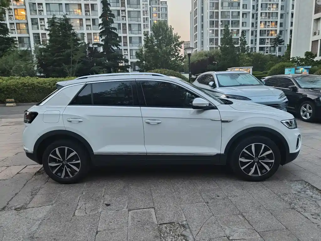 Volkswagen T-Roc 2024 — фото 4