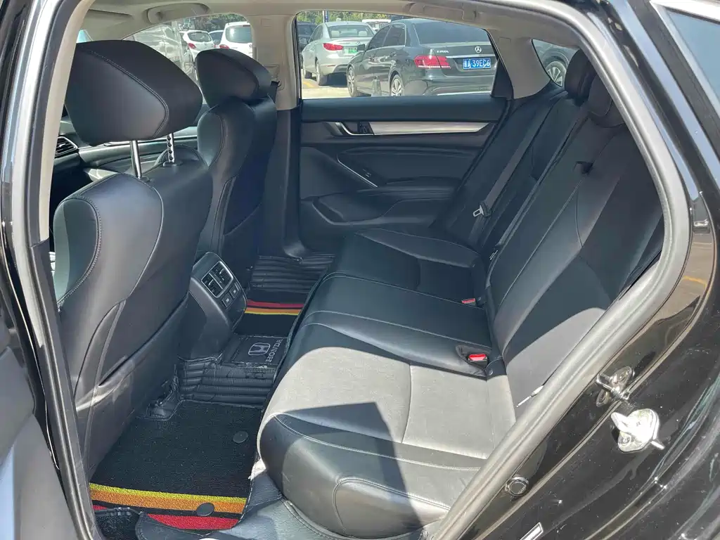 Honda Accord 2023 — фото 13