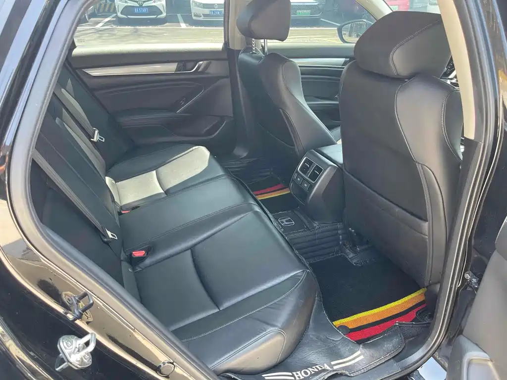 Honda Accord 2023 — фото 15