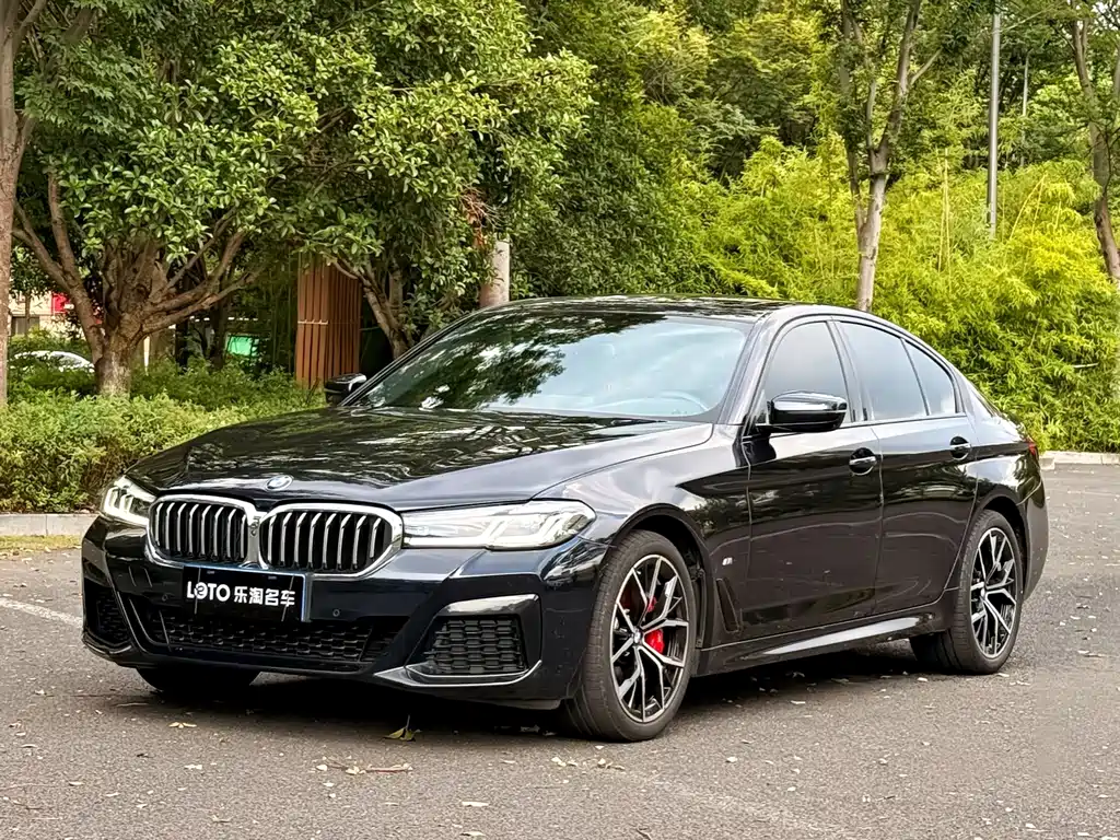 BMW 5 Series 2022 — фото 1