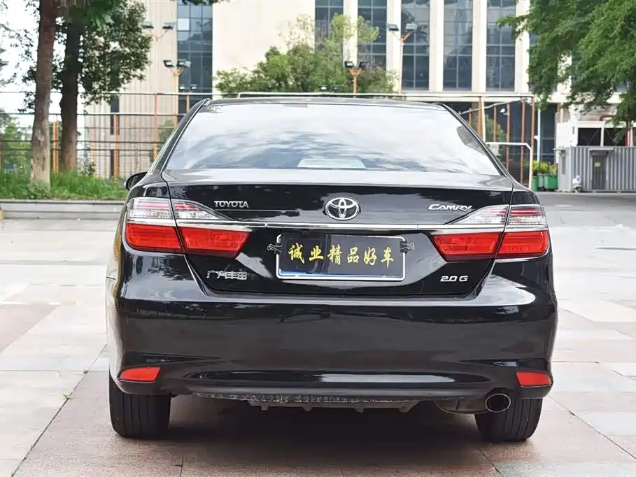 Toyota Camry 2015 — фото 8