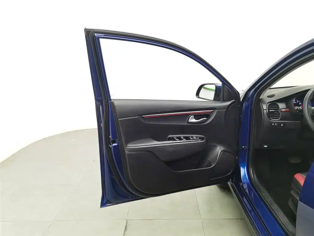 Kia KX Cross 2019 — фото 8
