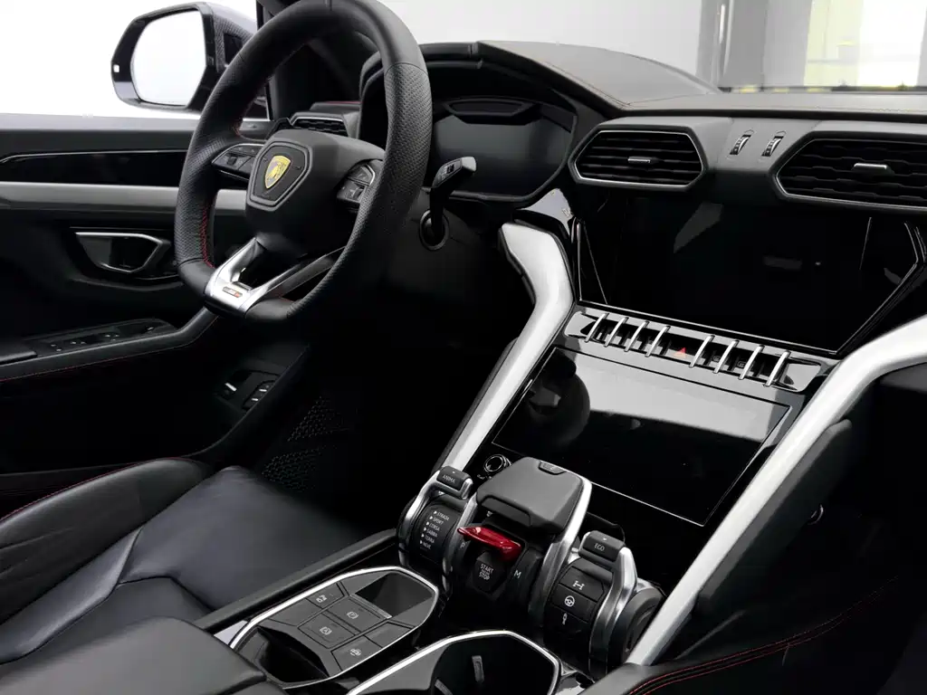 Lamborghini Urus 2020 — фото 14