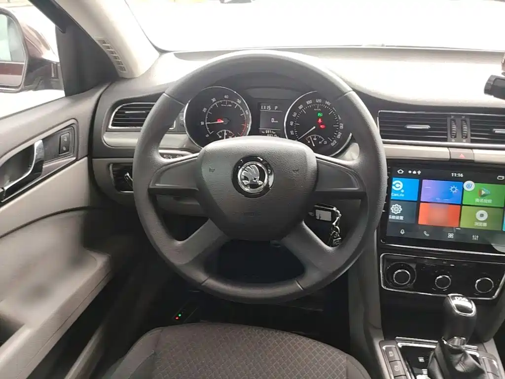 Skoda Speedy 2015 — фото 11