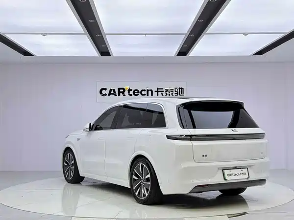Li Auto L8 2025