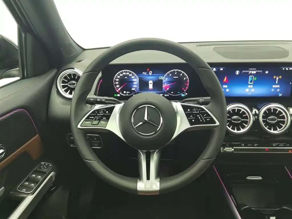 Mercedes-Benz GLB 2024 — фото 11