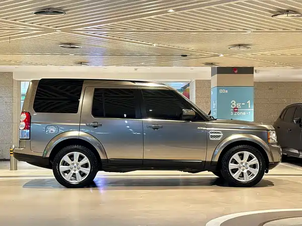 Land Rover Discovery 2013