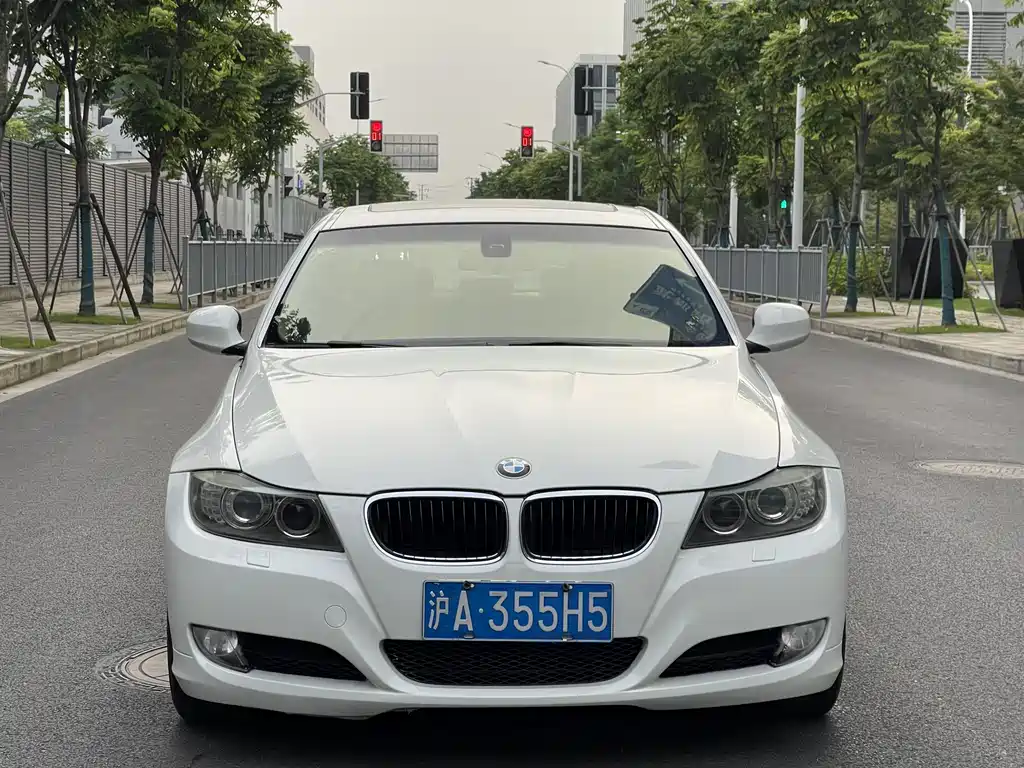 BMW 3 Series 2010 — фото 2