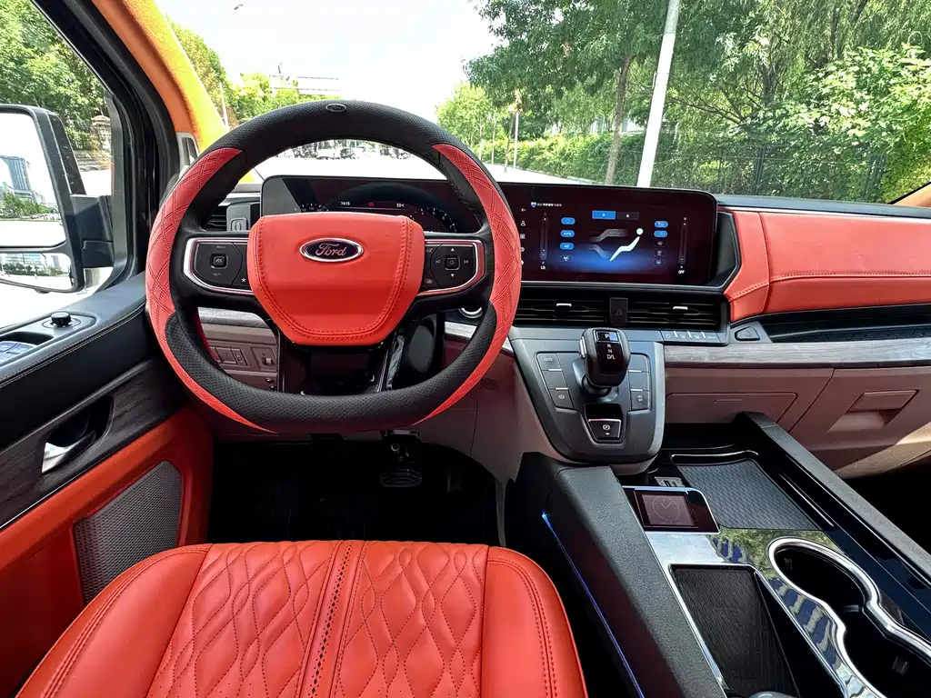 Ford Tourneo 2023 — фото 11