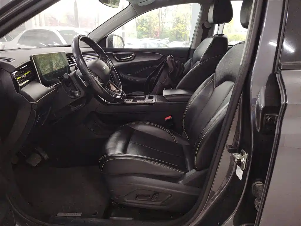 Roewe RX5 New Energy 2022 — фото 15