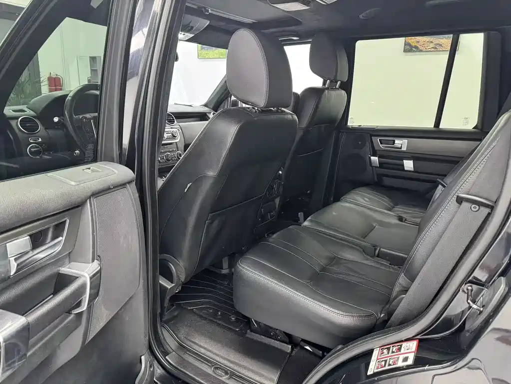 Land Rover Discovery 2016 — фото 9