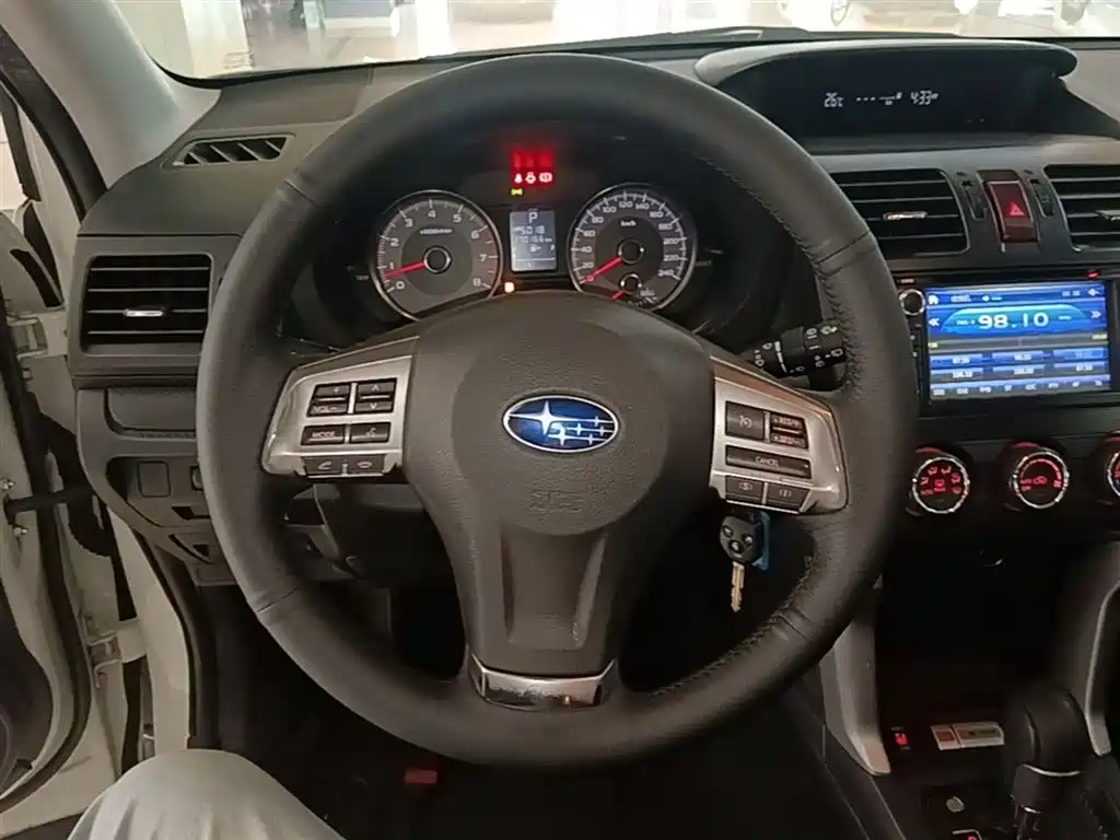 Subaru Forester 2014 — фото 11