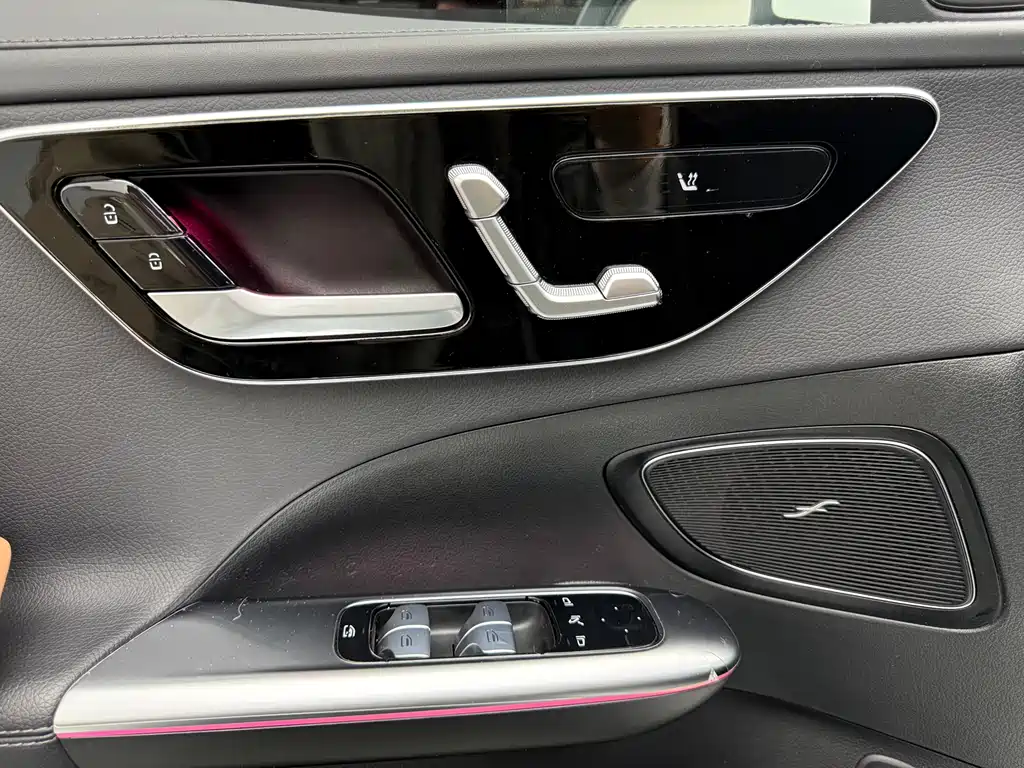 Mercedes-Benz C-Class 2023 — фото 4