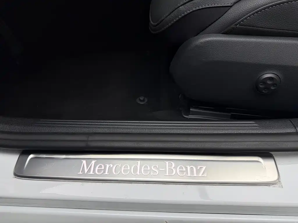 Mercedes-Benz C-Class 2023 — фото 25