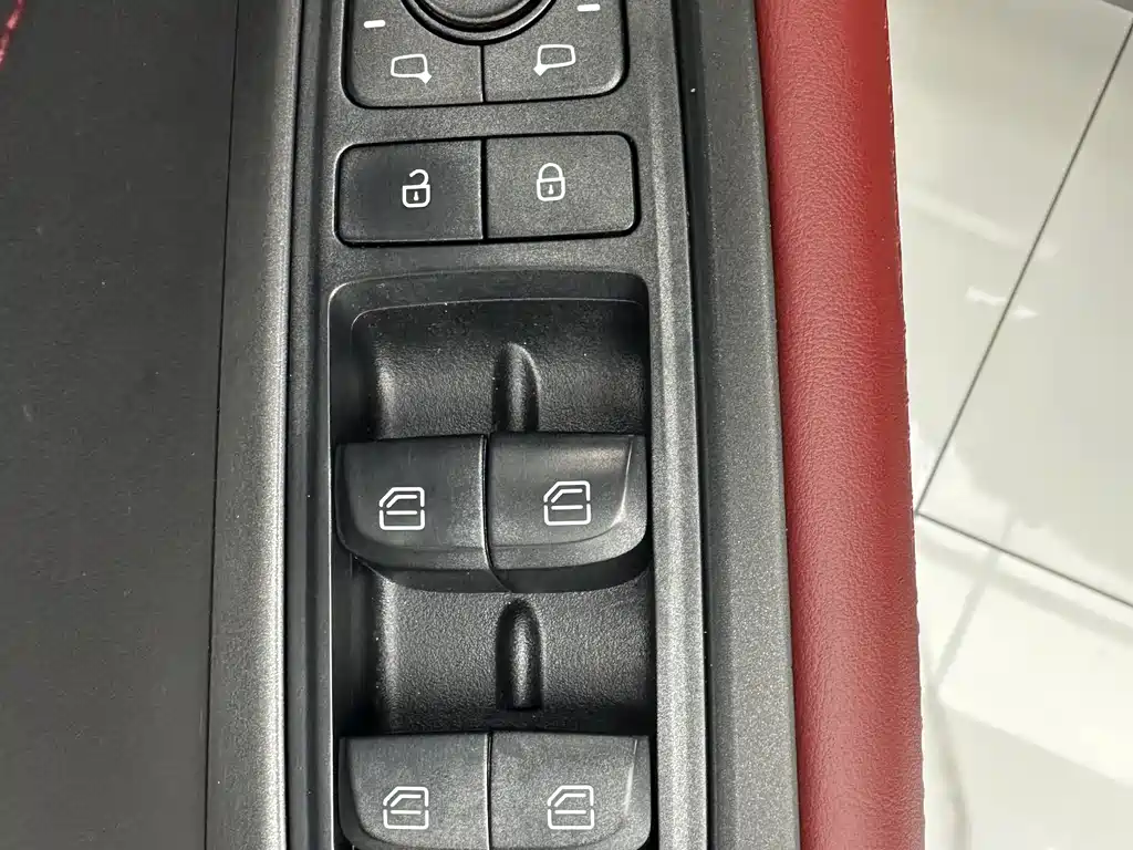 Jetour Jietu X70 PLUS 2023 — фото 12
