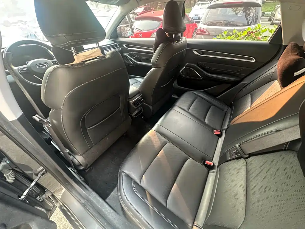 Geely Emgrand 2021