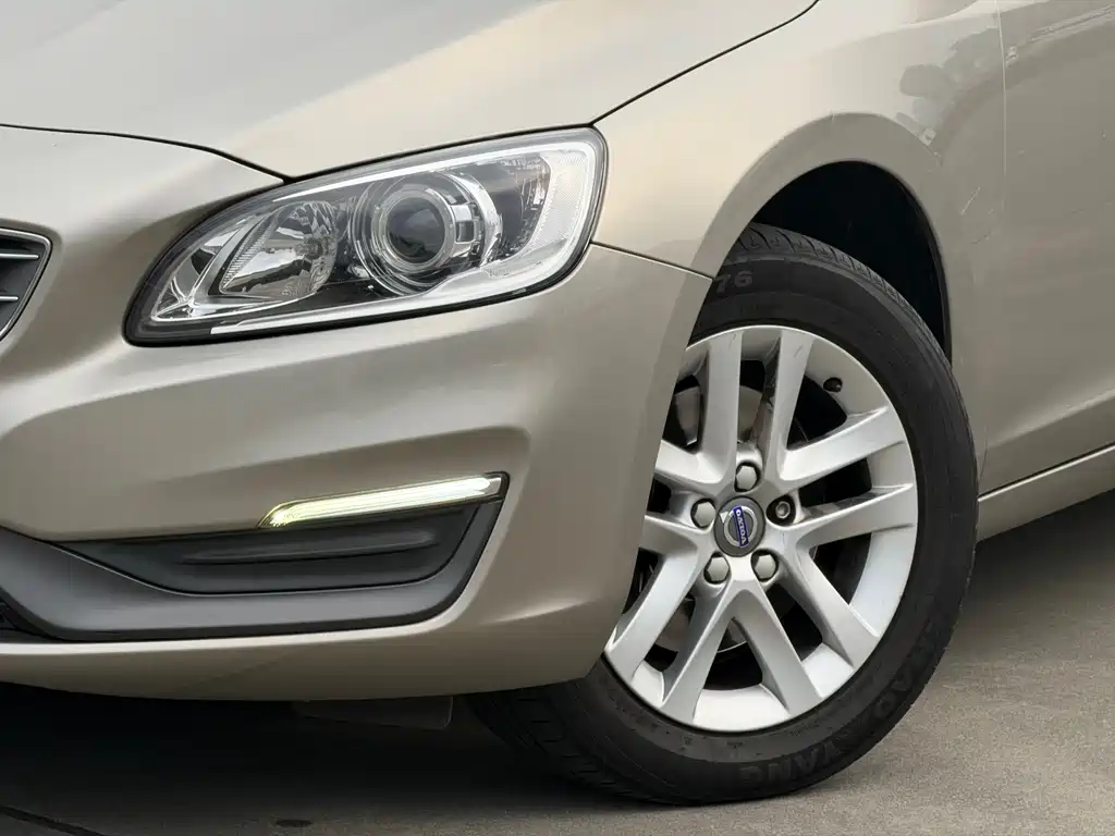 Volvo S60 2016 — фото 4