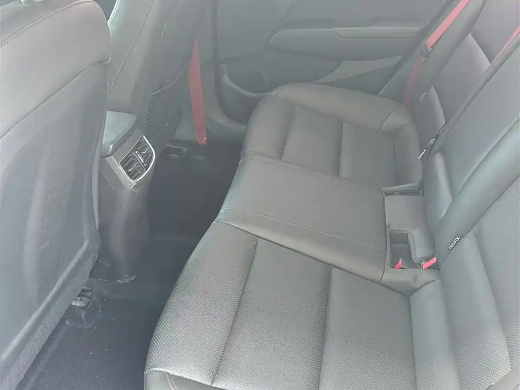 Hyundai Elantra 2019 — фото 14