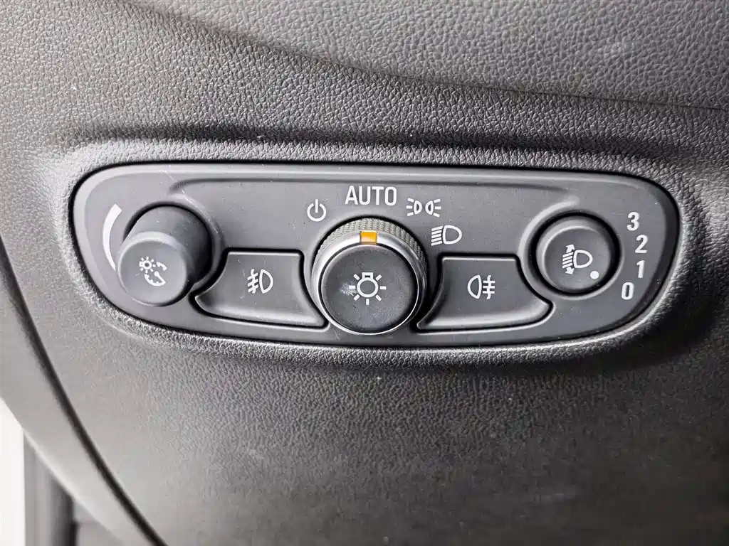 Chevrolet Equinox 2018 — фото 21