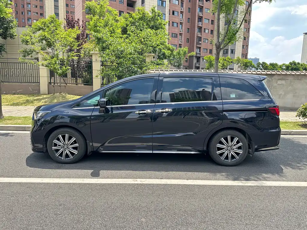 Honda Odyssey 2023 — фото 16