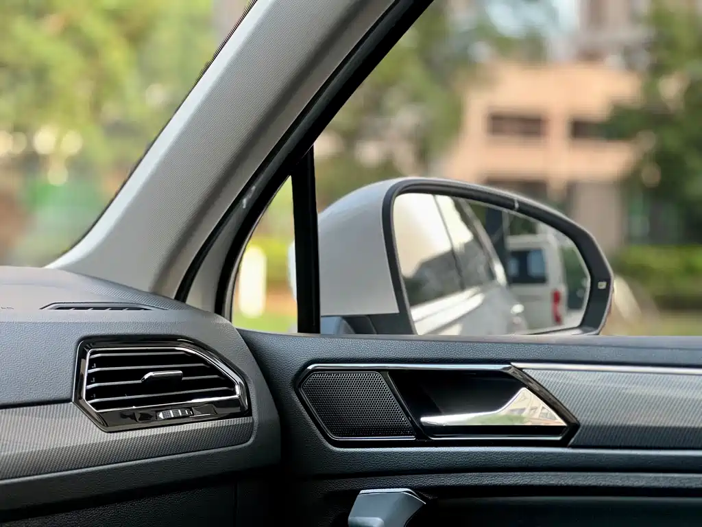 Volkswagen Tiguan L 2021 — фото 9