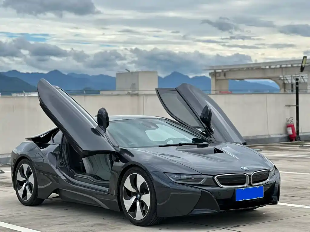 BMW i8 2016 — фото 3