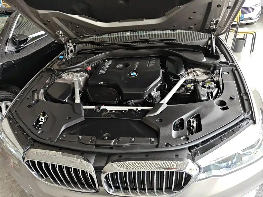 BMW 5 Series 2020 — фото 20