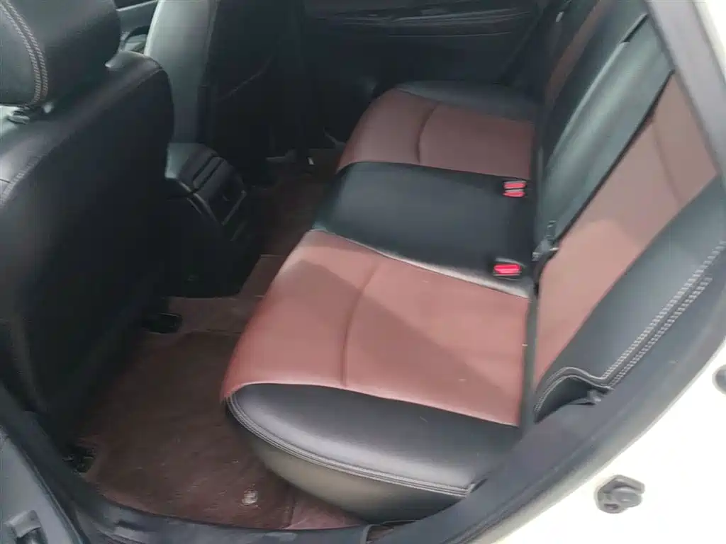 Nissan Tiida 2018 — фото 16