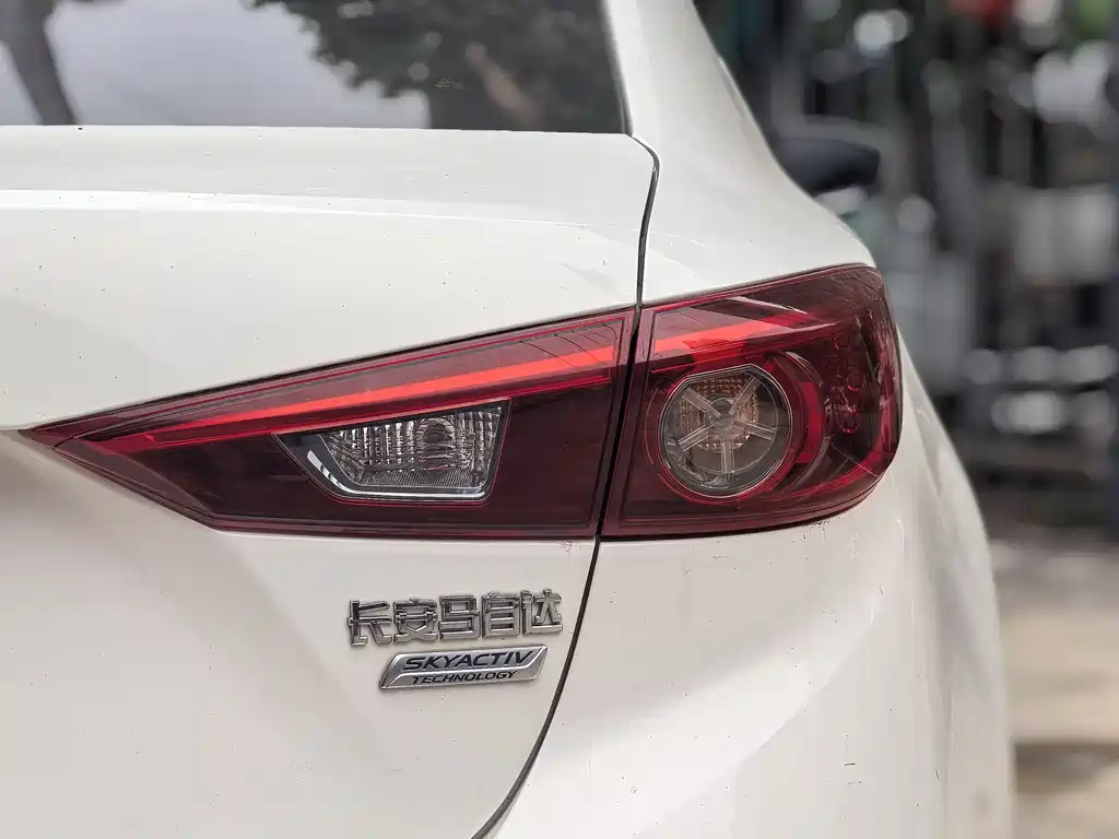 Mazda 3 Axela 2019 — фото 23