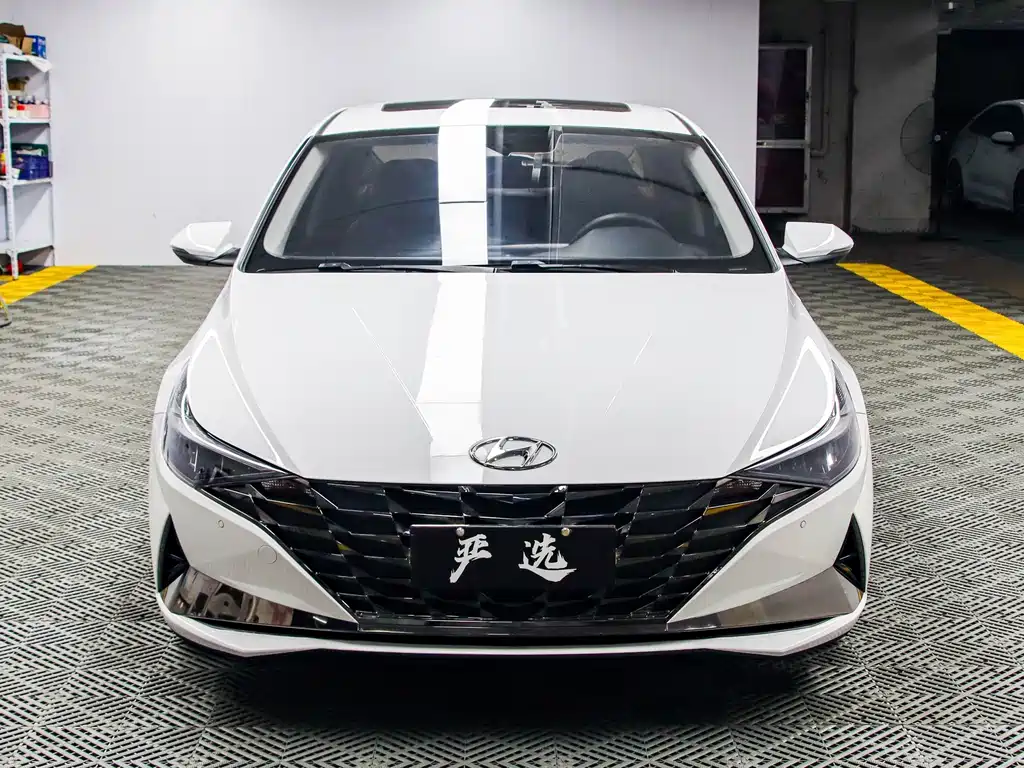 Hyundai Elantra 2023