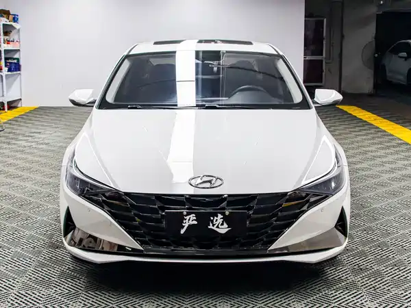 Hyundai Elantra 2023