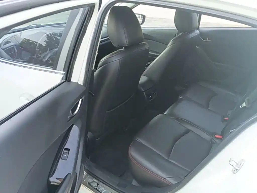 Mazda 3 Angkesela 2018 — фото 17