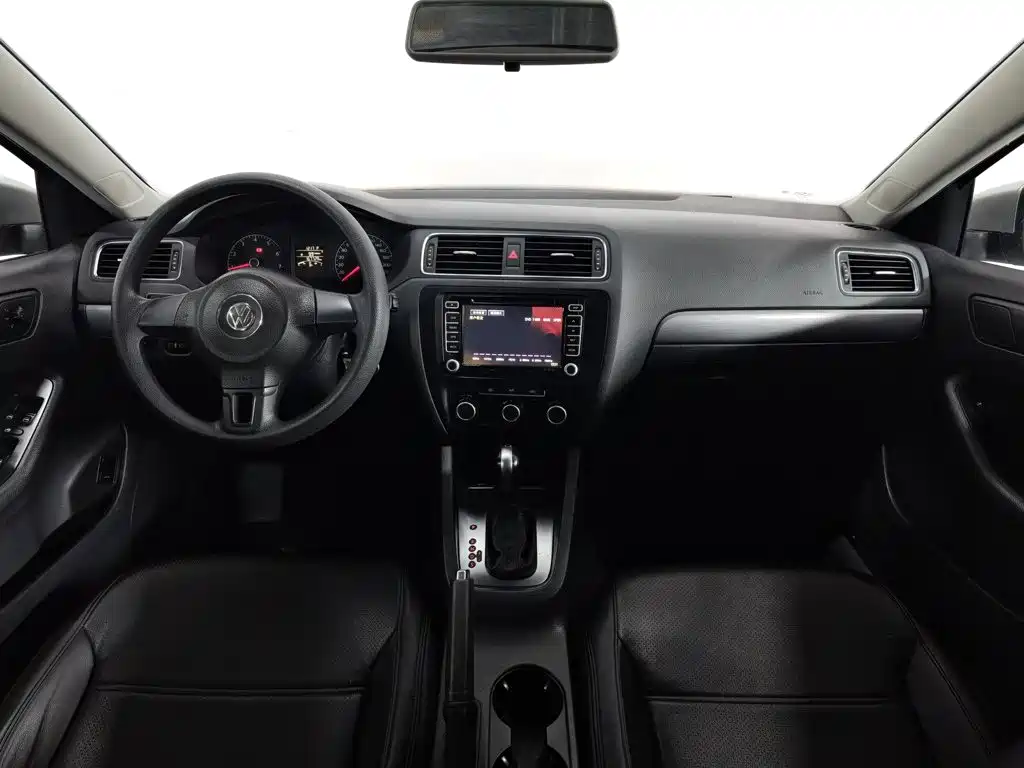 Volkswagen Sagitar 2014