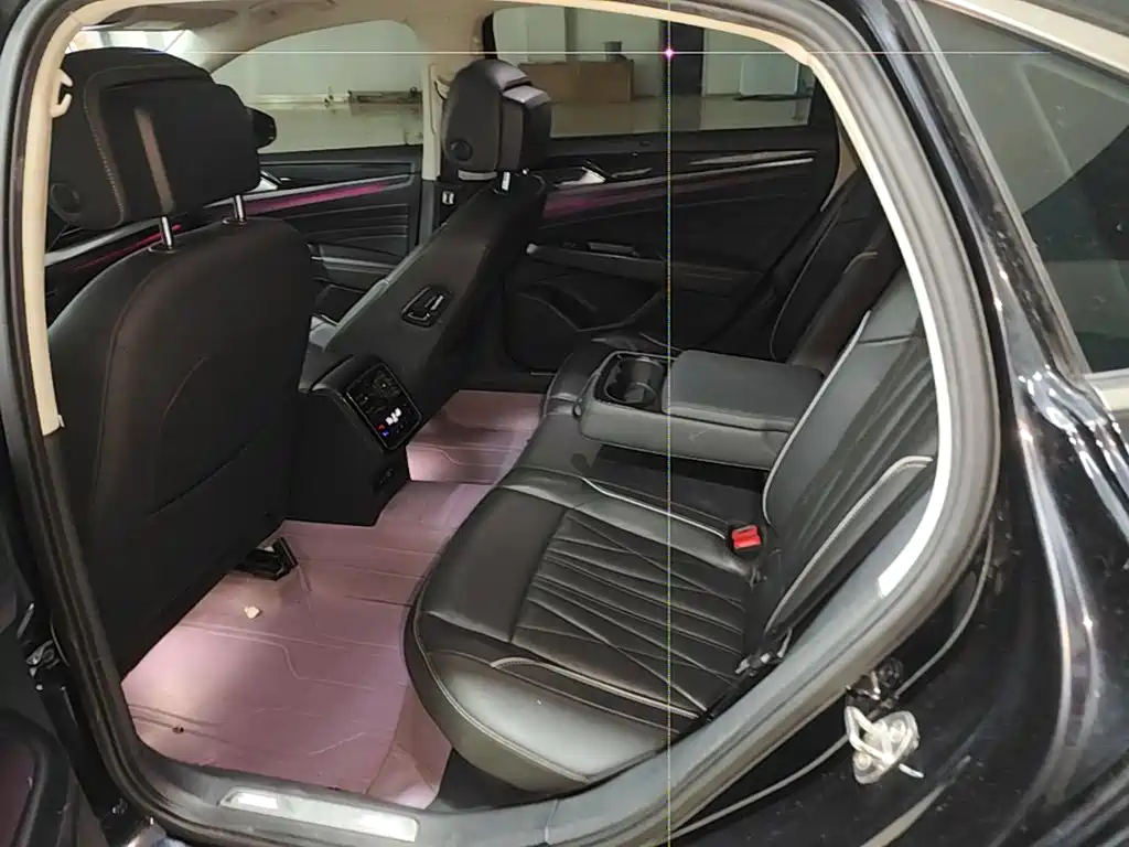 Volkswagen Passat 2023 — фото 17