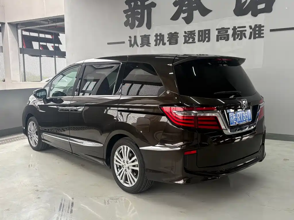 Honda Elysion 2019 — фото 11