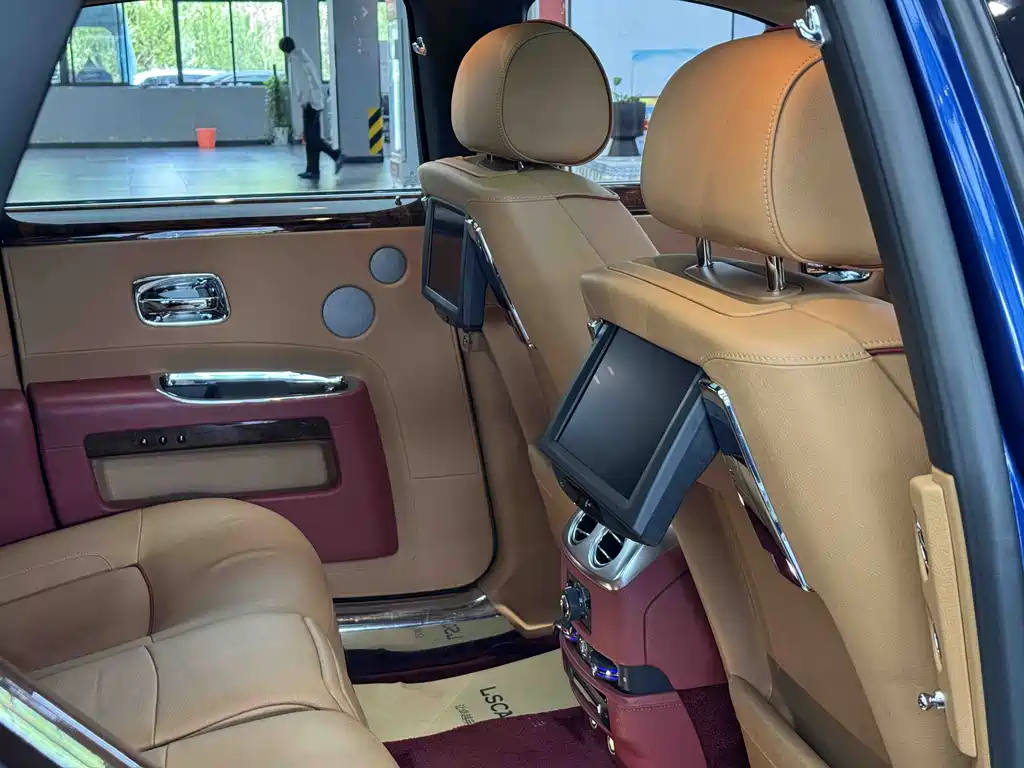 Rolls-Royce Ghost 2013 — фото 17
