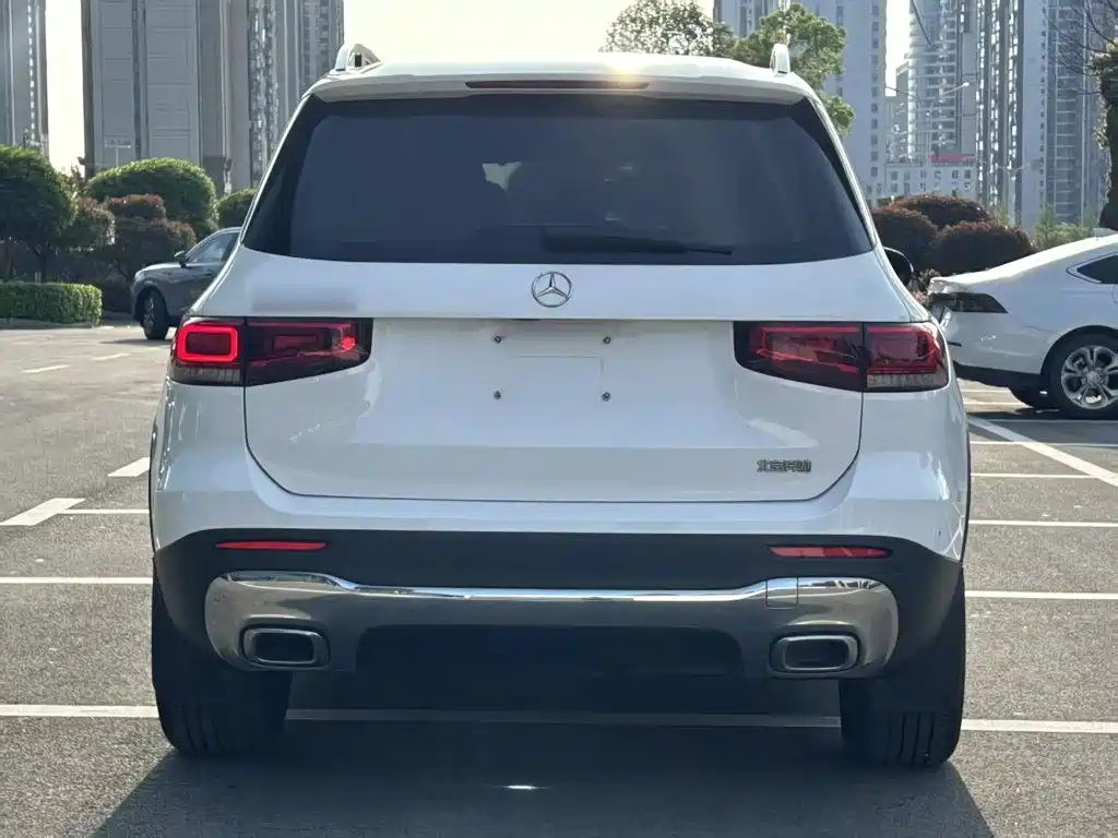 Mercedes-Benz GLB 2023