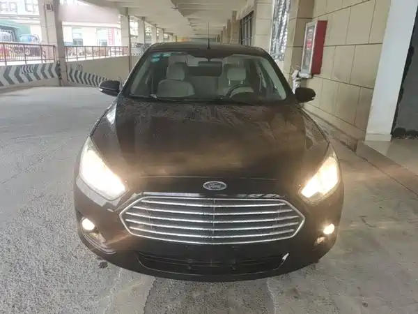 Ford Escort 2015