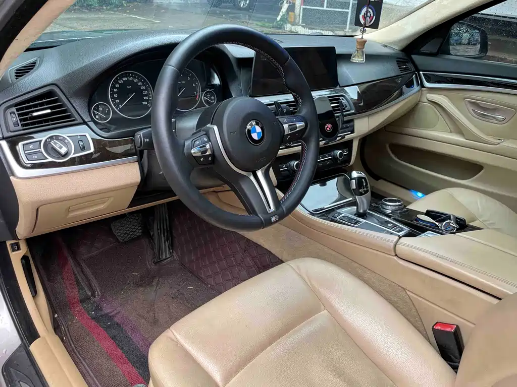 BMW 5 Series 2012 — фото 16