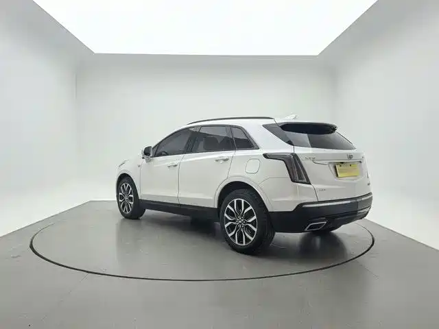 Cadillac XT5 2023 — фото 6